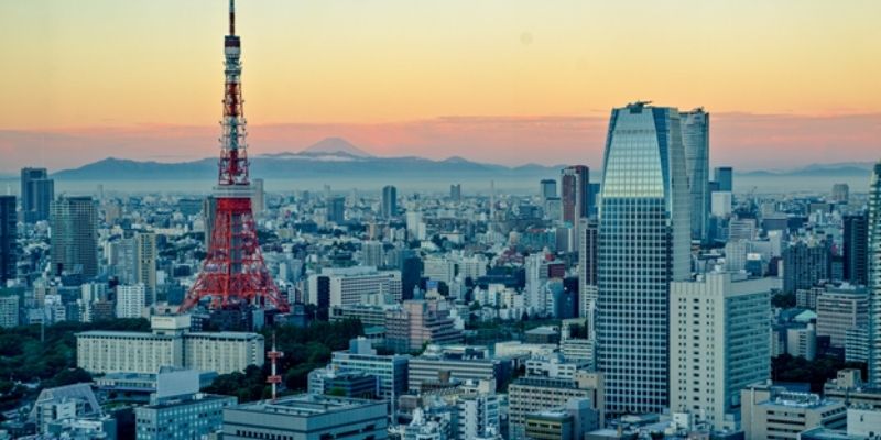 Average Income for Japan: How Much Do People Earn in 2025?