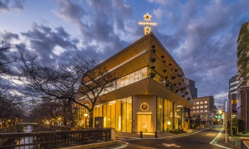 Tokyo Biggest Starbucks: A Coffee Wonderland in Nakameguro